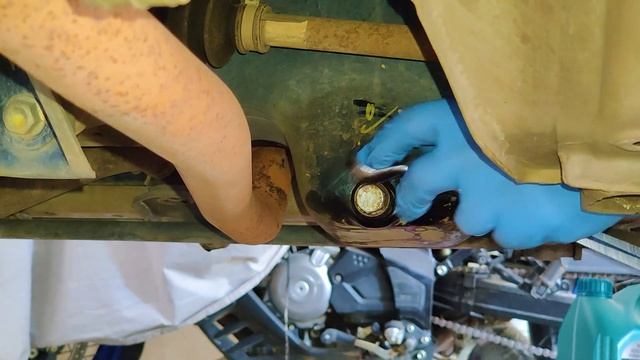 ENGINE OIL REPLACEMENT OF MARUTI SUZUKI ALTO 800 AT HOME | DIY | GENERAL SERVICE OIL CHANGE смотреть онлайн
