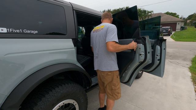 Her Dream Bronco Still Has No Interior and a Dead Battery After 80 Days. She's Not Happy... смотреть онлайн