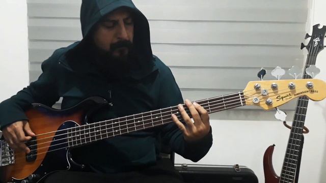 Squier Dimension Bass смотреть онлайн