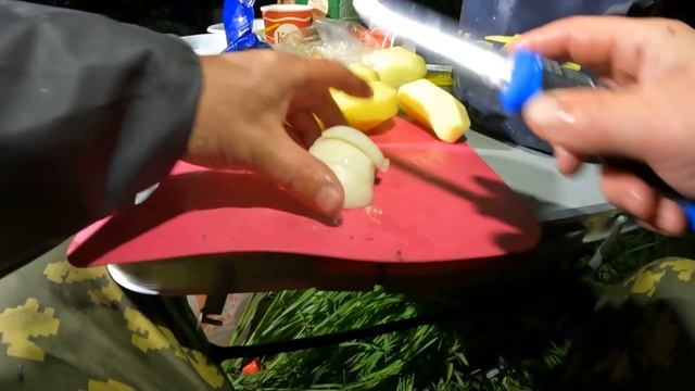 Одни на острове, рыбалка с ночевкой, рыбалка на перемет на сома, еда на костре. смотреть онлайн