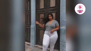 Deborah Sant Biography BBW curvy plus size model, Age, wiki, net worth, height, weight.