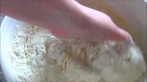 Бездрожжевое тесто на кефире для пиццы и пирожков