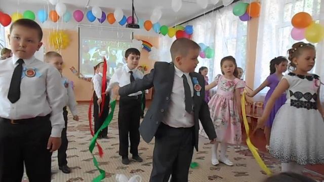 Танец с ленточками смотреть онлайн