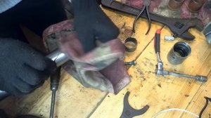 Разбираю вилку мотоцикла ИЖ ЮПИТЕР (ПЛАНЕТА) 3. Ещё та задача . Попытка замены втулок.