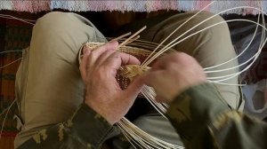 3! Косичка кромка в 4 прута. Плетение хлебницы тарелочки из лозы.