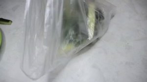 Пробую приготовить малосольные огурцы В ПАКЕТЕ ??? || Быстро и вкусно