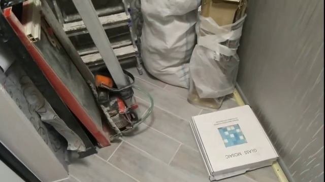 Обзор прихожая и кухня.