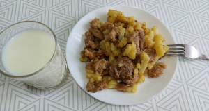 Готовим без фанатизма. Это значит просто жарим картошку с мясом.