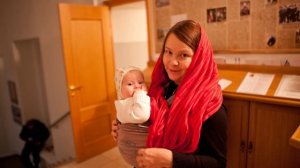 Радуйся, радуйся, земля,  Сын Божий родился.