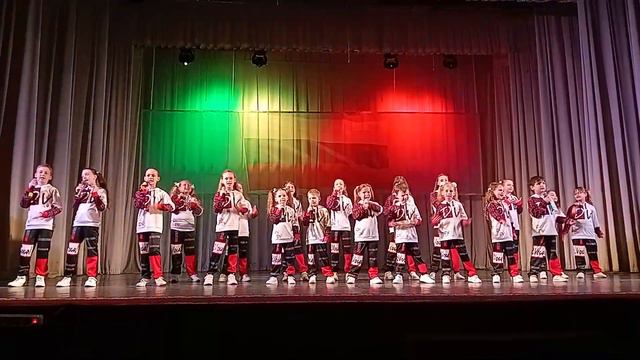 Младшая группа благовеста с песней Россия нейна смотреть онлайн