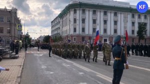 Репетиция парада Победы в Казани: рассинхрон, замечания, марш в масках