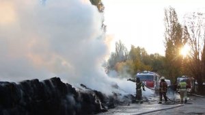 20.10.2021 В Симферополе ликвидировали пожар на территории склада на улице Луговая