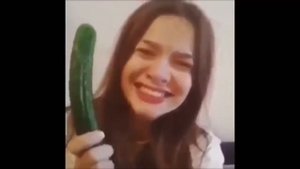 Почему кошки боятся огурцов