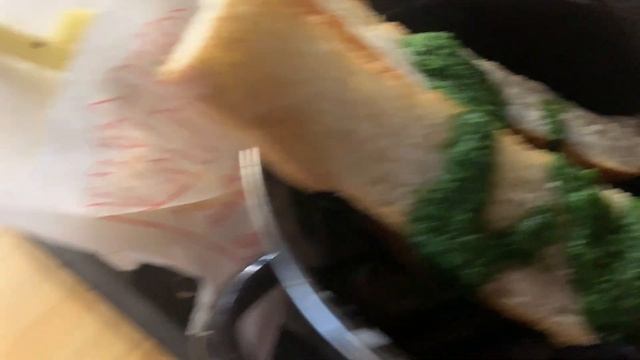 На поезде на море / Где поесть в Адлере Отель Бархатные сезоны/ ем первый раз устрицы смотреть онлайн