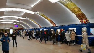 Поезд проследовал через станцию Институт культуры минского метрополитена в сторону Грушевки