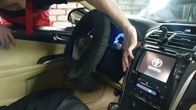 Секрет кнопки "Engine Start/Stop". Как запустить мотор без педали тормоза? смотреть онлайн