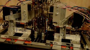 Besame, besame Mucho....( Guitar -robot)