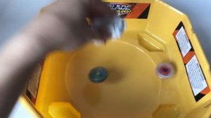 Storm Spiggan РАСПАКОВКА и ОБЗОР нового волчка Бейблэйд Бёрст / Beyblade Burst / Бейзон / Beyzone