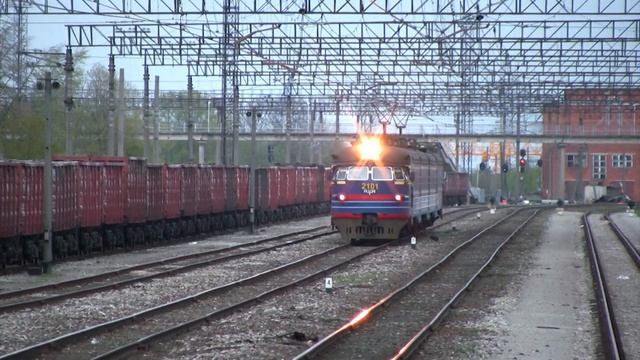 Электропоезд ЭР2-1027 на ст. Юлемисте / ER2-1027 at Ülemiste station