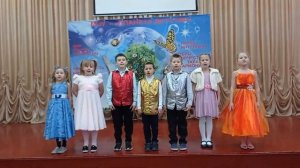 Русская народная песня "Как на тоненький ледок" исполняет вокальная группа "Веселые нотки"