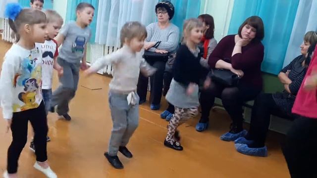 Танец #Скакалка#