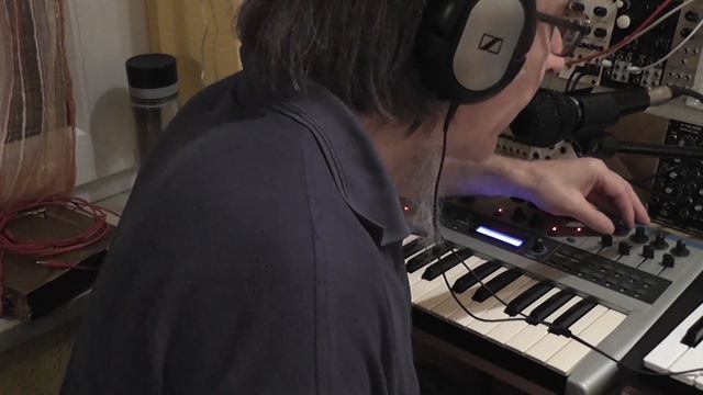 Pure Vocoder-Session with Novation K-Station - Patch 104-154 - only internal effects смотреть онлайн