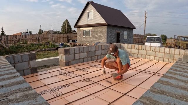 БАНЬКА.  Утепление стяжки ЭППС. Вязка арматурного каркаса. Установка маяков.