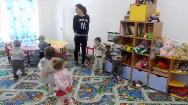 "АВС-school" Yevpatoriya: английский в детском саду (физкульт минутка) - Part 1