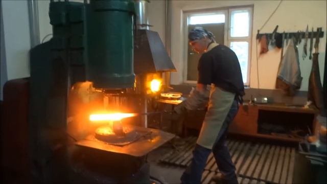 Рождение клинка Ковка дамасской стали