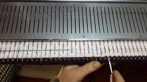 Шарф -труба , Капор . Связаный на вязальной машине бразер. Вяжется на любой однофантурной машине.