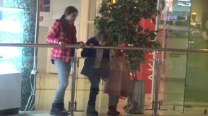 ТРК НЕВСКИЙ на Дыбенко. Перекус в McDonald’s , Катя балуется, карусели