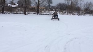 Дрифтуем на мотоблоке по льду