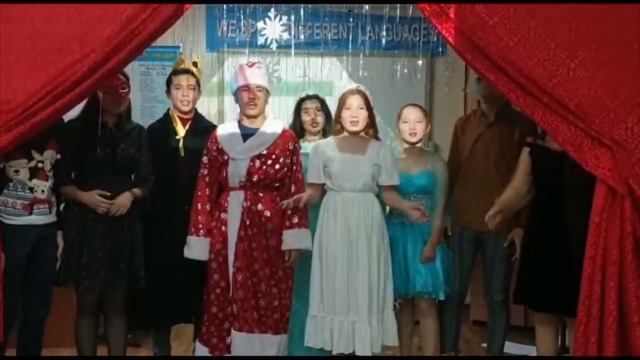 Мероприятие к Новому 2020 году в КоМСиМ/Декада иностранных языков смотреть онлайн