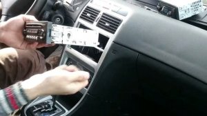 КАК Снять штатную магнитолу пежо 307 2005г.в.
