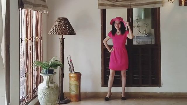 FASHION SHOW CASUAL CLOTHES IN FUCHSIA COLOR WITH FASHIONABLE MASK