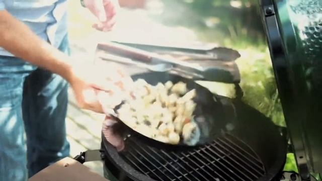 Американский гриль Big Green Egg Medium в интернет-магазине 1Мангал.ру смотреть онлайн