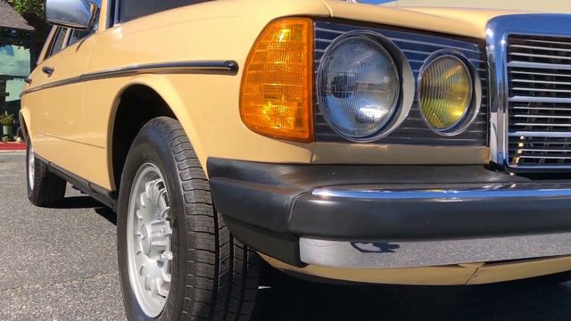 1982 Mercedes W123 300DT walk around смотреть онлайн
