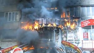 Пожар на улице Попова в Барнауле