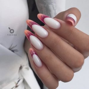 Маникюр на конец августа 2023г
