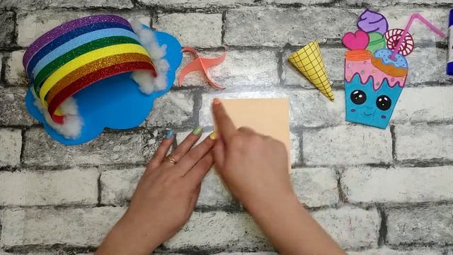 Взяла цветную бумагу и сделала лёгкую поделку Мороженое.  #craft #origami #DIY