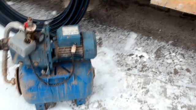 установка насоса SQIBO-0.37 и ввод водопровода в дом. смотреть онлайн