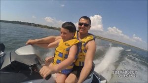 2017 05 07 Денис в первый раз на гидроцикле