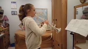 Учусь играть на трубе. Видео №11: Играю "В лесу родилась елочка" для новогоднего настроения)...