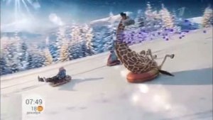 Новогодние заставки Первого Канала жираф катается с горы 2021