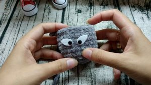 Плюшевый брелок крючком мк