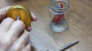 Штуцер для откачки воздуха и создания вакуума.