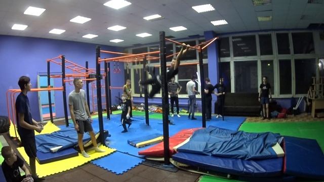 НаРодная ГимнАсТиКа 197-5 в Клубе Воздушно-Силовой Атлетики. СКК "Вместе" смотреть онлайн