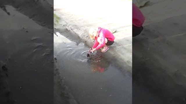 Ксения Маркина- не знает где помыть ноги после дерьма!!!? смотреть онлайн