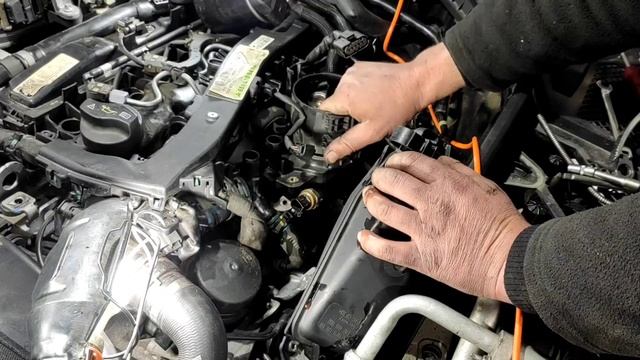Mercedes OM651 | Известная проблема | устраняем течь антифриза смотреть онлайн