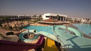 Развлекаюсь в бассейне на горках в Шарм эль Шейхе. Отель Пирамиса